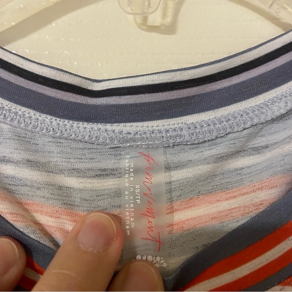 Striped Sleeveless Top - Picture 3 of 11